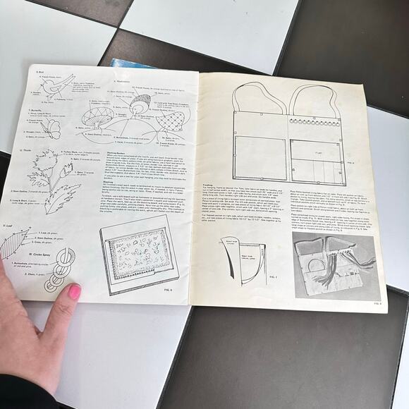 Vintage 1970s Crewel Needle Work Guide and Iron On Patterns - Picture 10 of 10